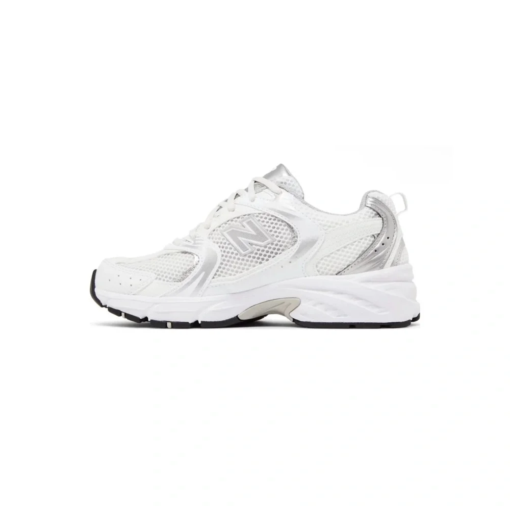 New Balance 2020 530 Silver and White, size 5 men’s/ 6.5 women’s - Picture 7 of 7
